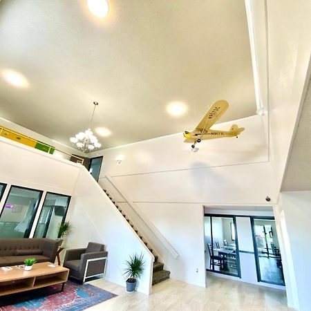 מלון Baymont By Wyndham Oshkosh Airport מראה חיצוני תמונה