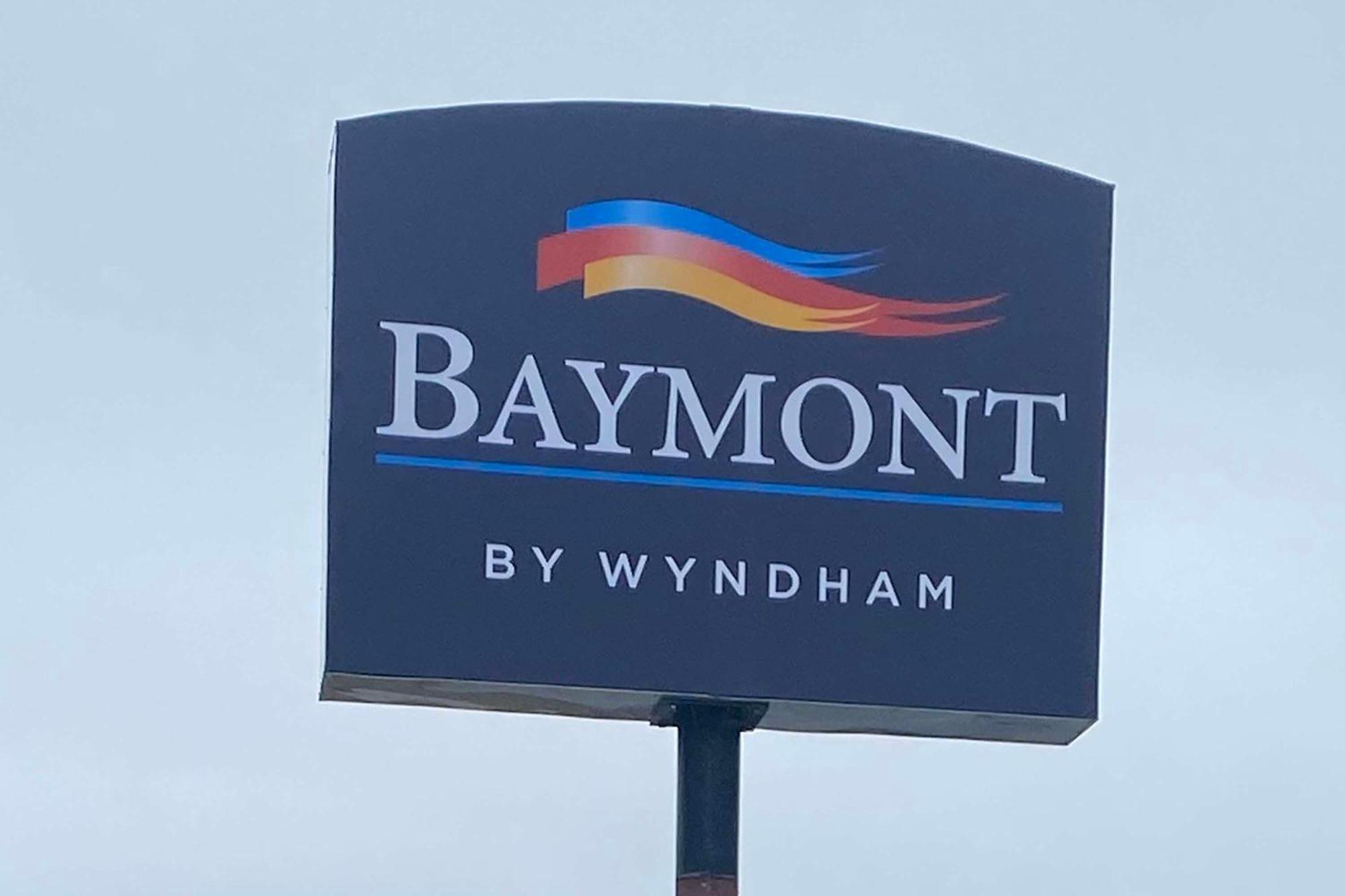 מלון Baymont By Wyndham Oshkosh Airport מראה חיצוני תמונה